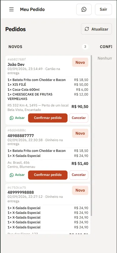 Fila de pedidos do painel do estabelecimento aberta no celular